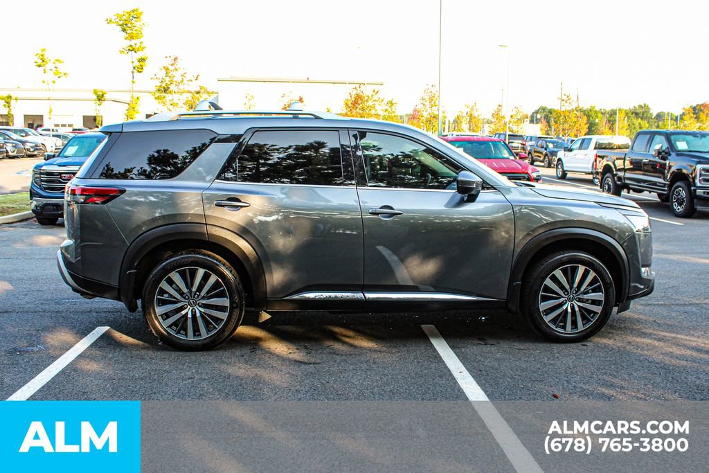 Used 2022 Nissan Pathfinder Platinum w/ Cargo Package image 9