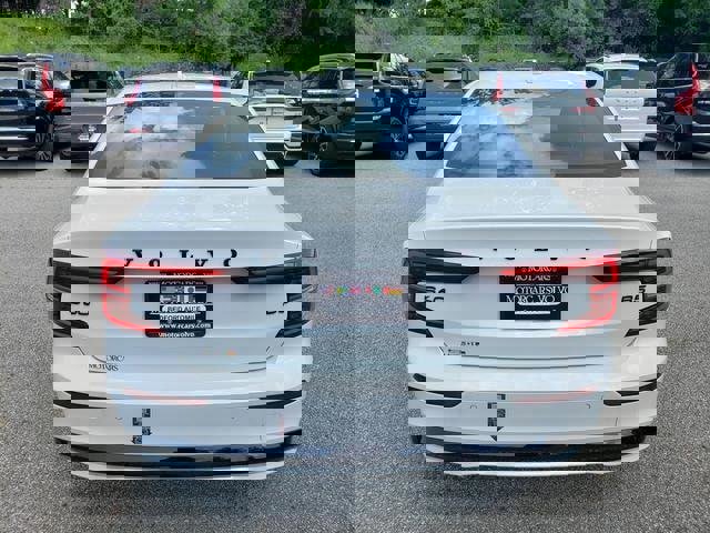 New 2024 Volvo S60 B5 Plus image 4