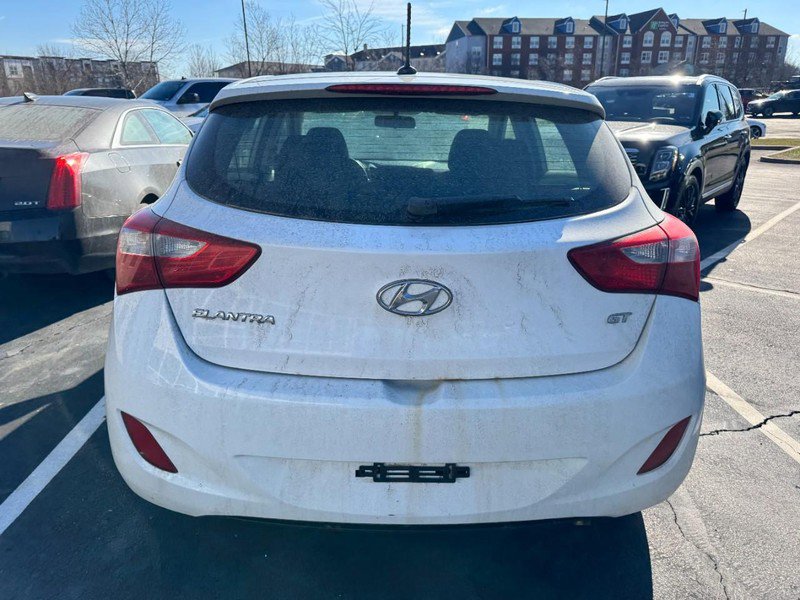 Used 2017 Hyundai Elantra GT image 4