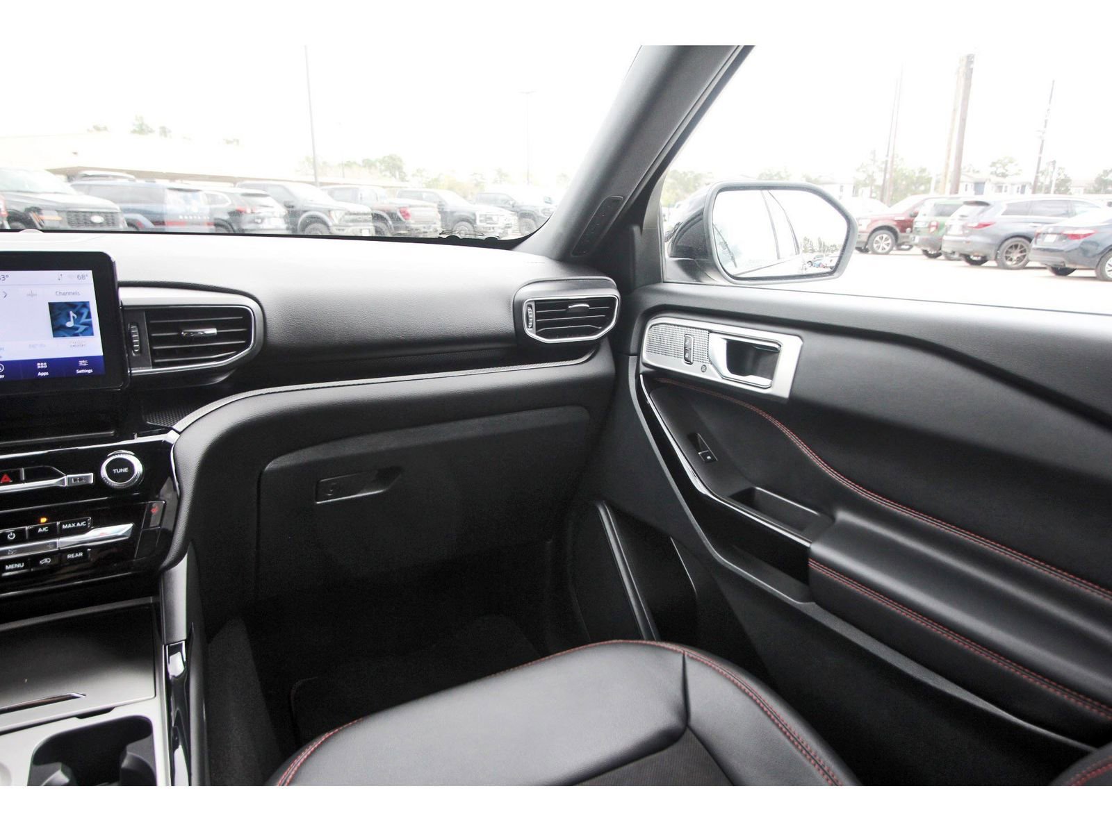 Used 2024 Ford Explorer ST-Line w/ Class IV Trailer Tow Package image 13