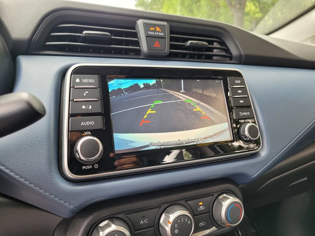 Used 2025 Nissan Versa SV FWD image 18