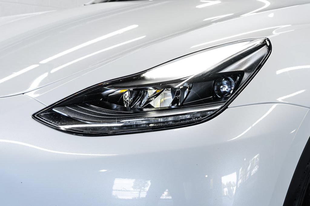 Used 2023 Tesla Model Y Performance AWD/4WD image 9