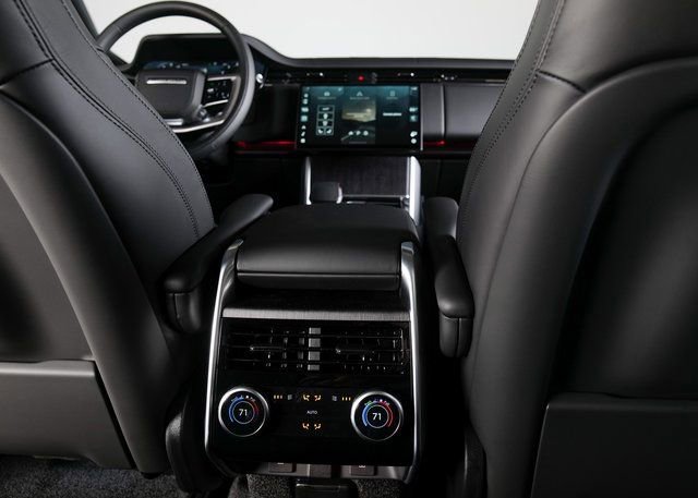New 2025 Land Rover Range Rover SE image 11