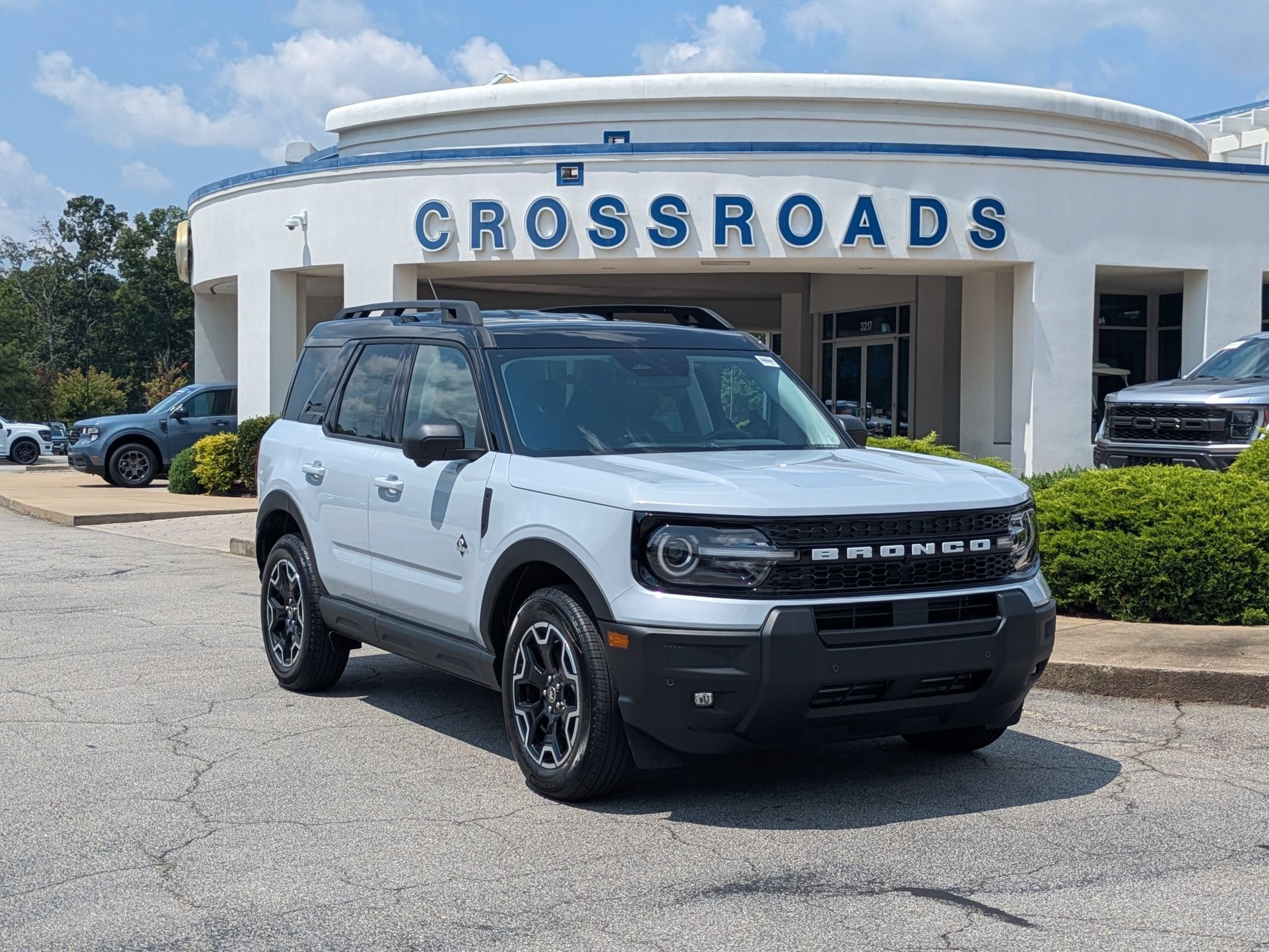 New 2026 Ford Bronco Sport Outer Banks w/ Outer Banks Tech Package+ AWD/4WD image 1