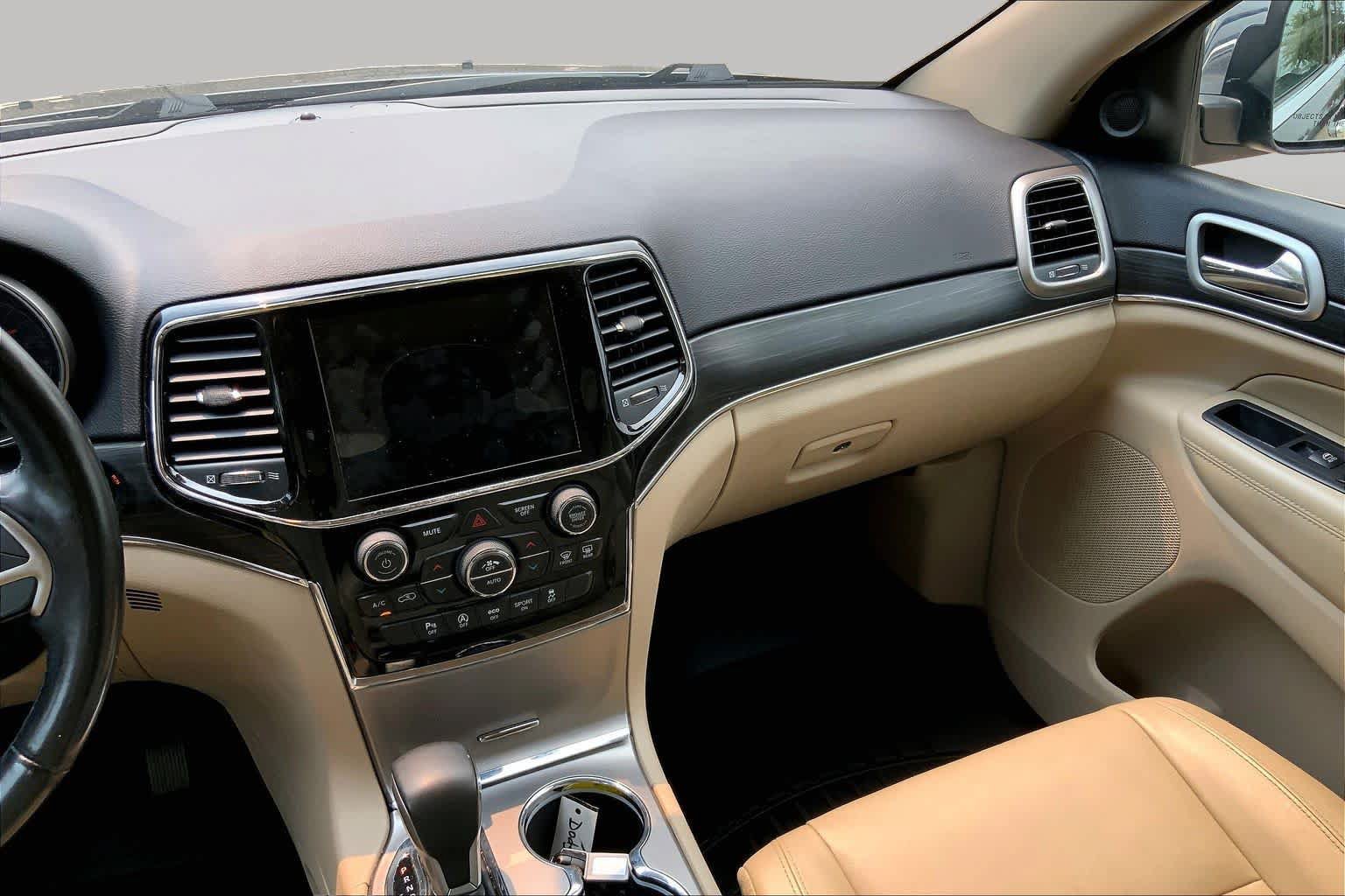 Used 2020 Jeep Grand Cherokee Limited AWD/4WD image 7