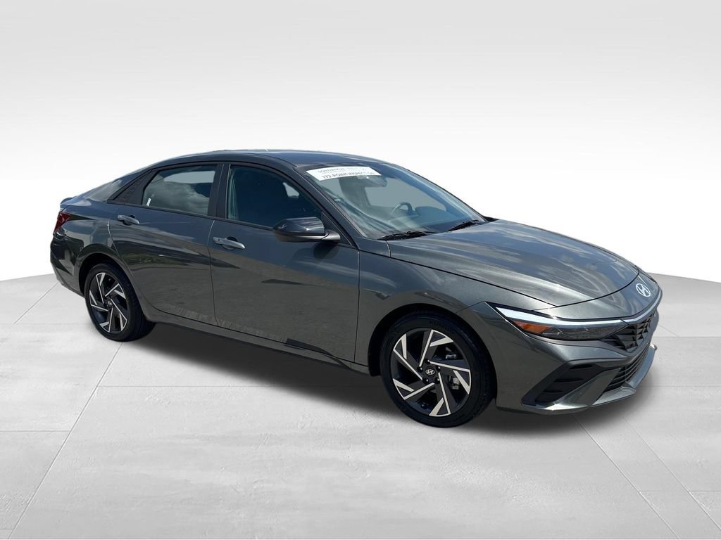 Used 2025 Hyundai Elantra Sport w/ Cargo Package FWD image 7