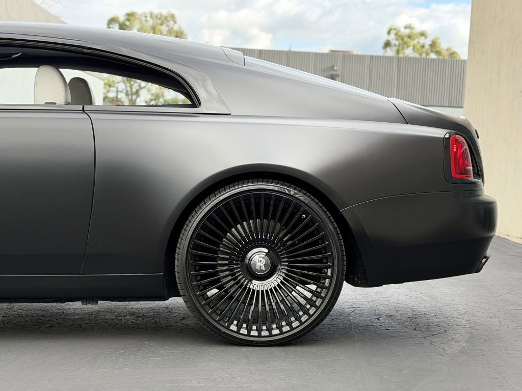 Used 2014 Rolls-Royce Wraith image 40