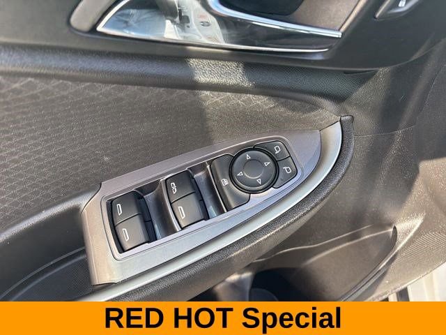 Used 2024 Chevrolet Malibu LT image 14