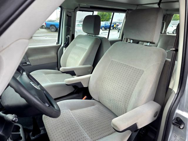 Used 2002 Volkswagen Eurovan MV FWD image 28