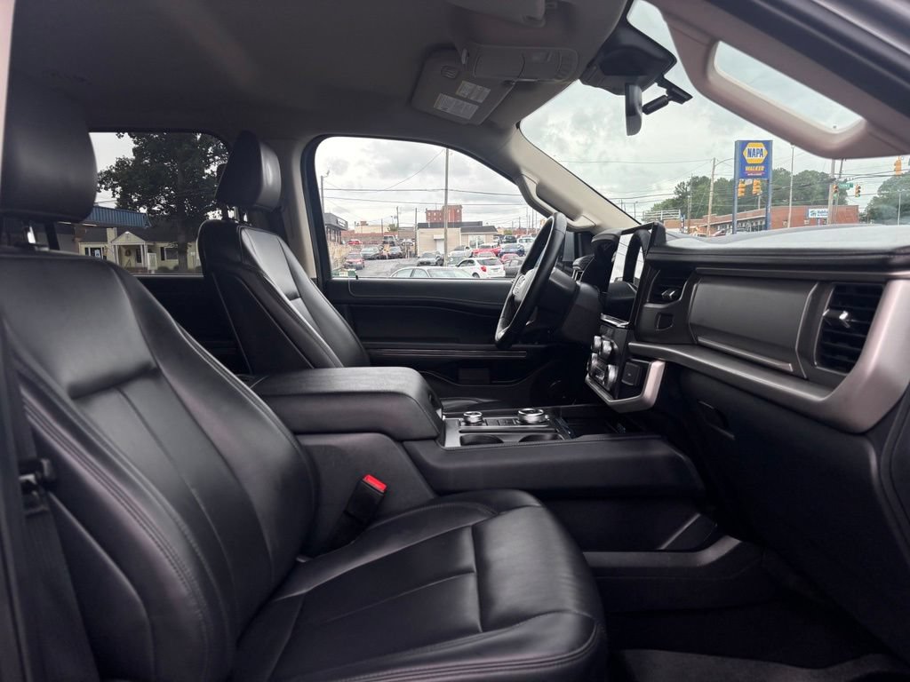 Used 2024 Ford Expedition XLT AWD/4WD image 28