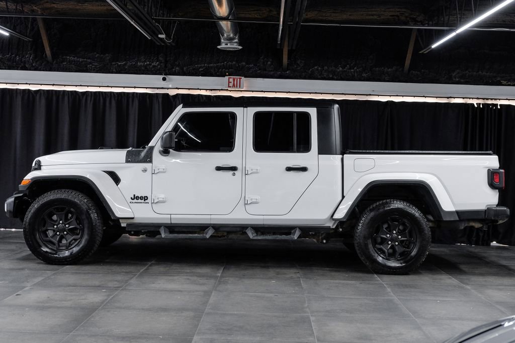Used 2020 Jeep Gladiator Overland w/ LED Lighting Group AWD/4WD image 15