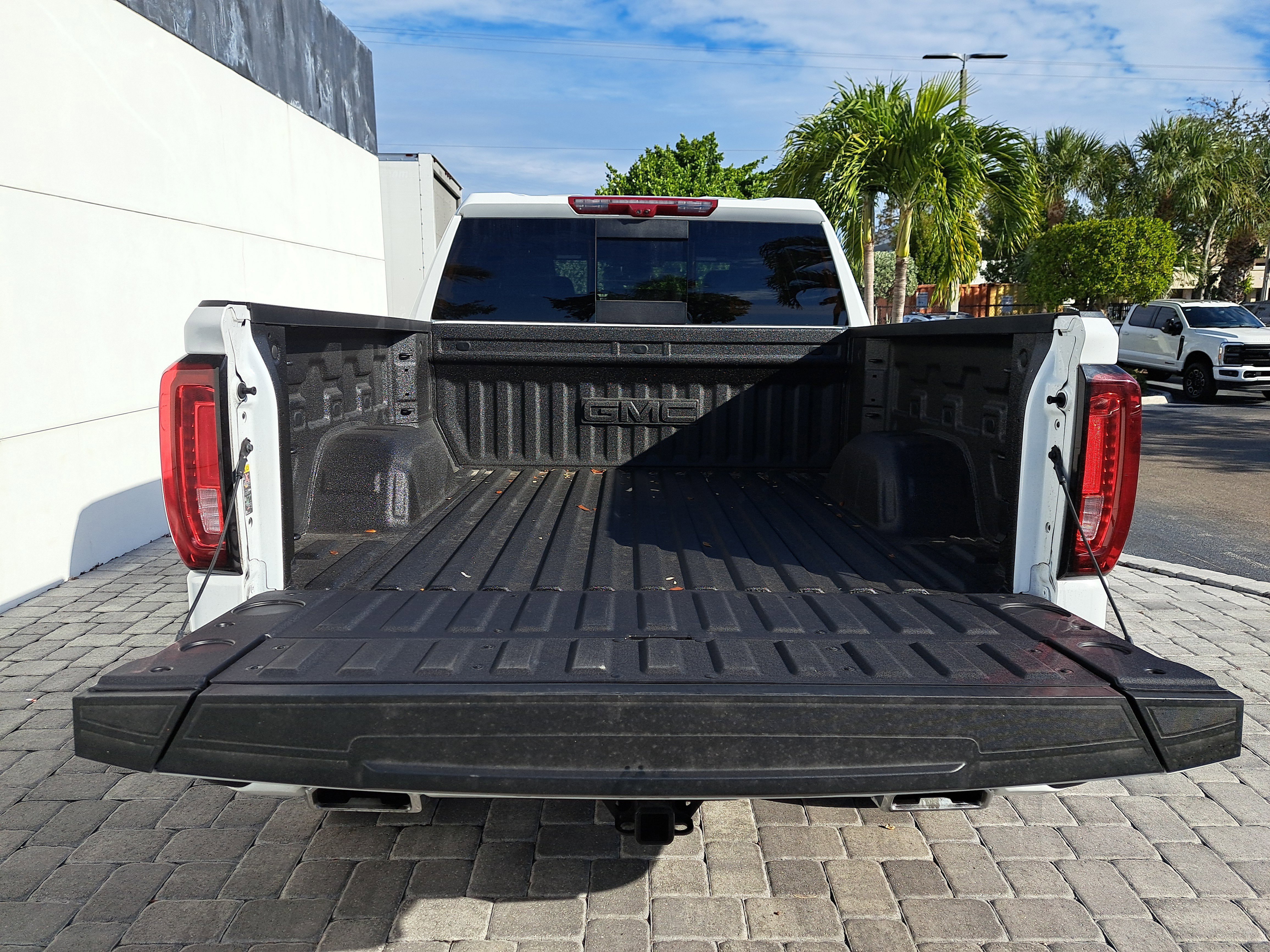 New 2026 GMC Sierra 1500 AT4 w/ AT4 Premium Package AWD/4WD image 8