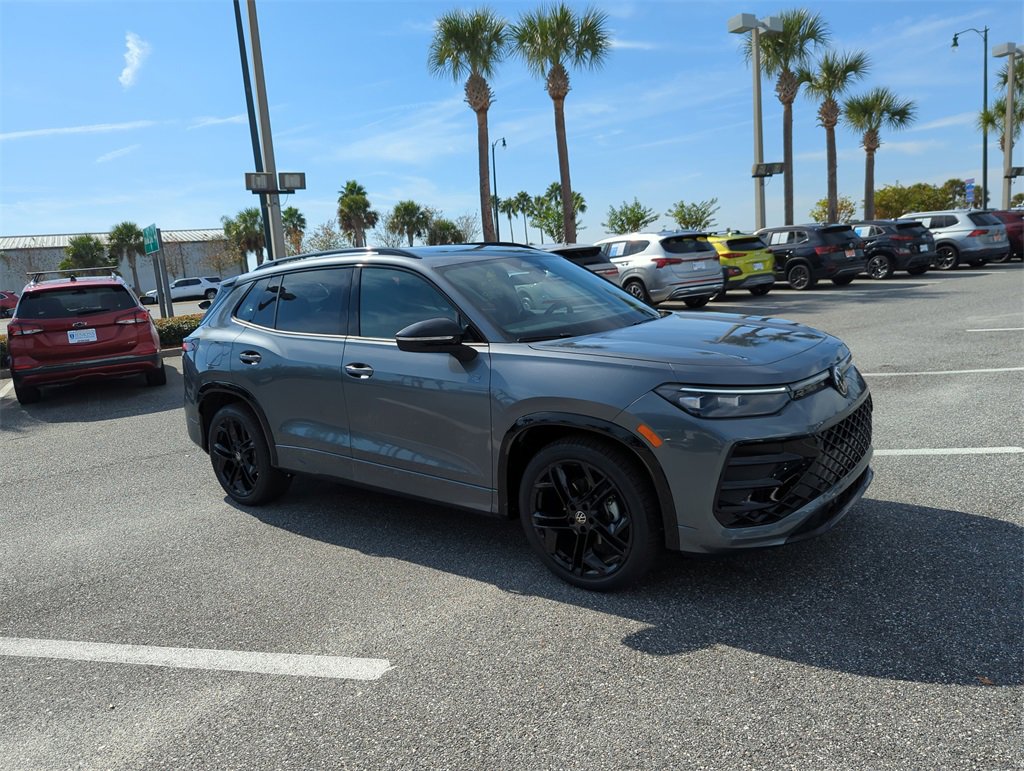 New 2026 Volkswagen Tiguan SE R-Line video 2