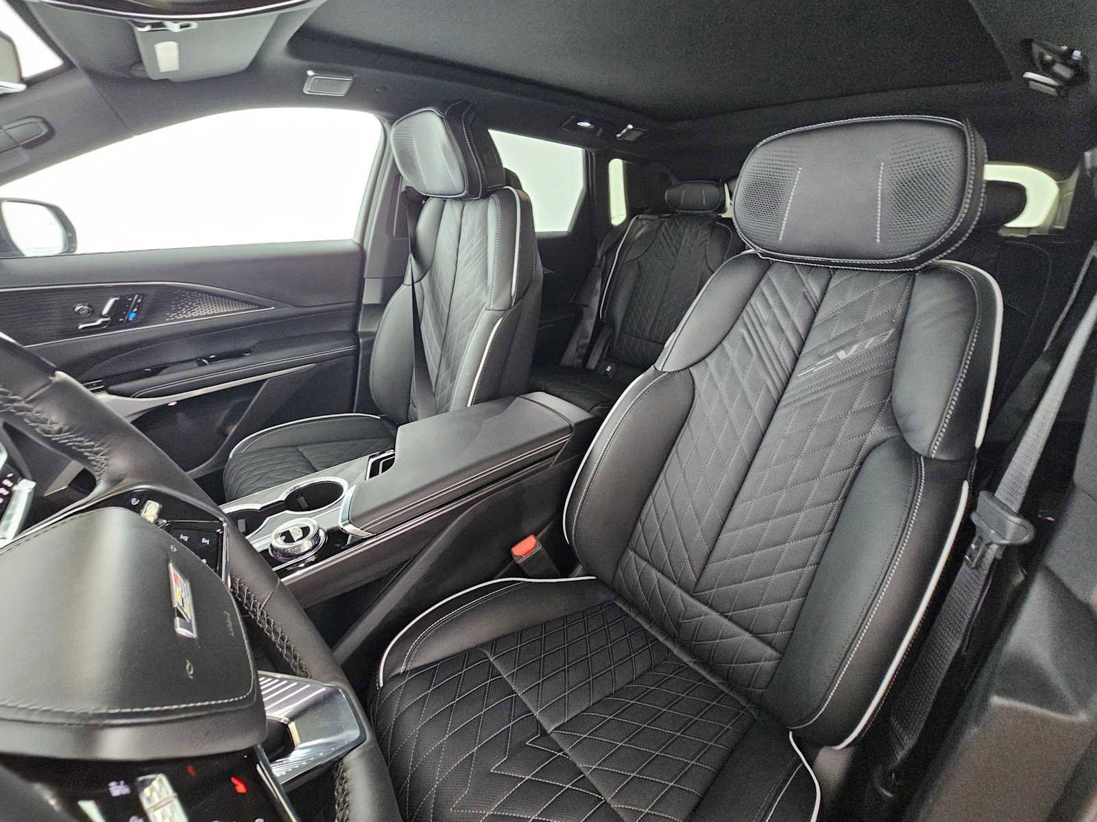 New 2026 Cadillac Lyriq V image 22