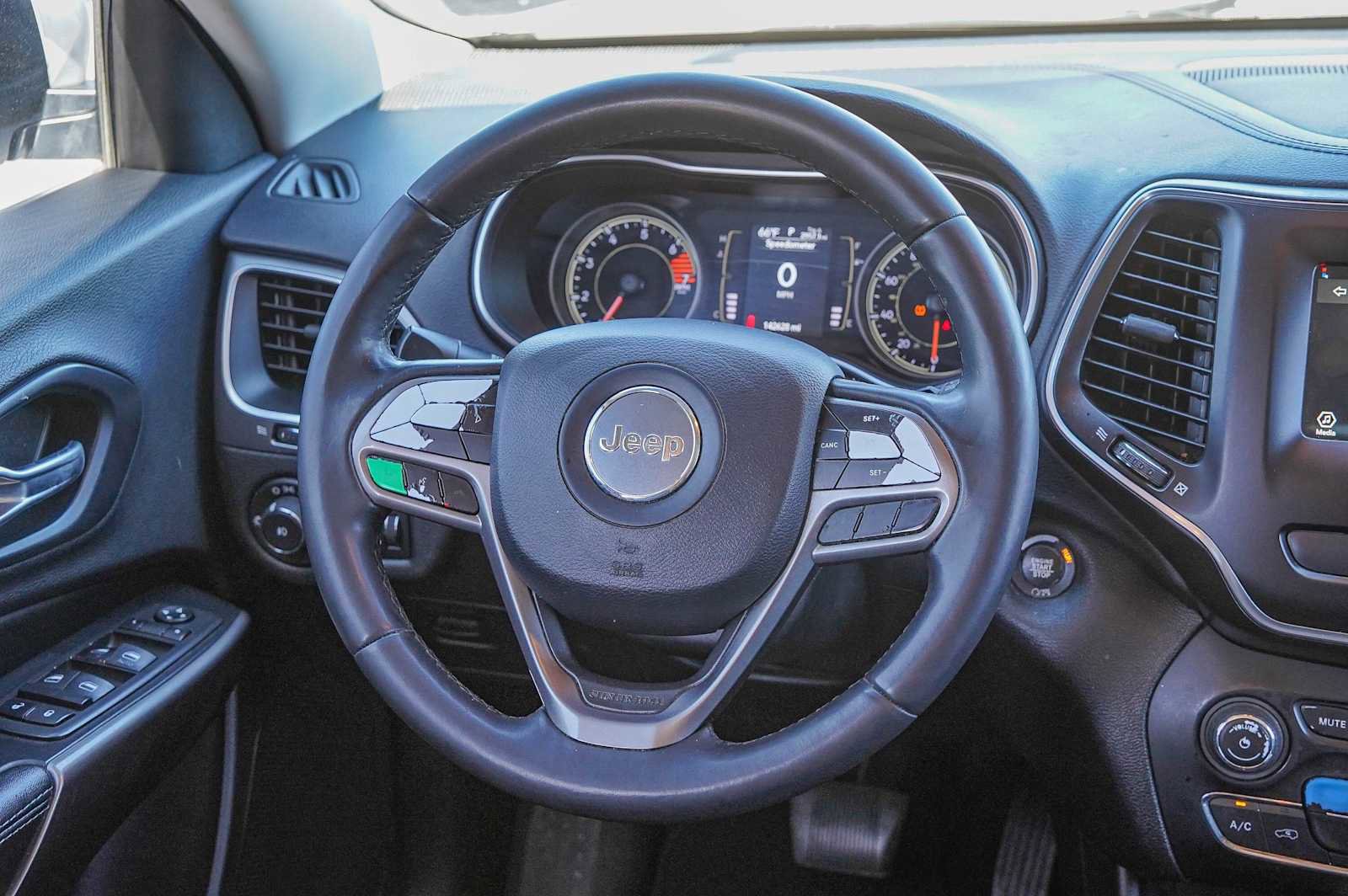 Used 2019 Jeep Cherokee Latitude Plus image 22