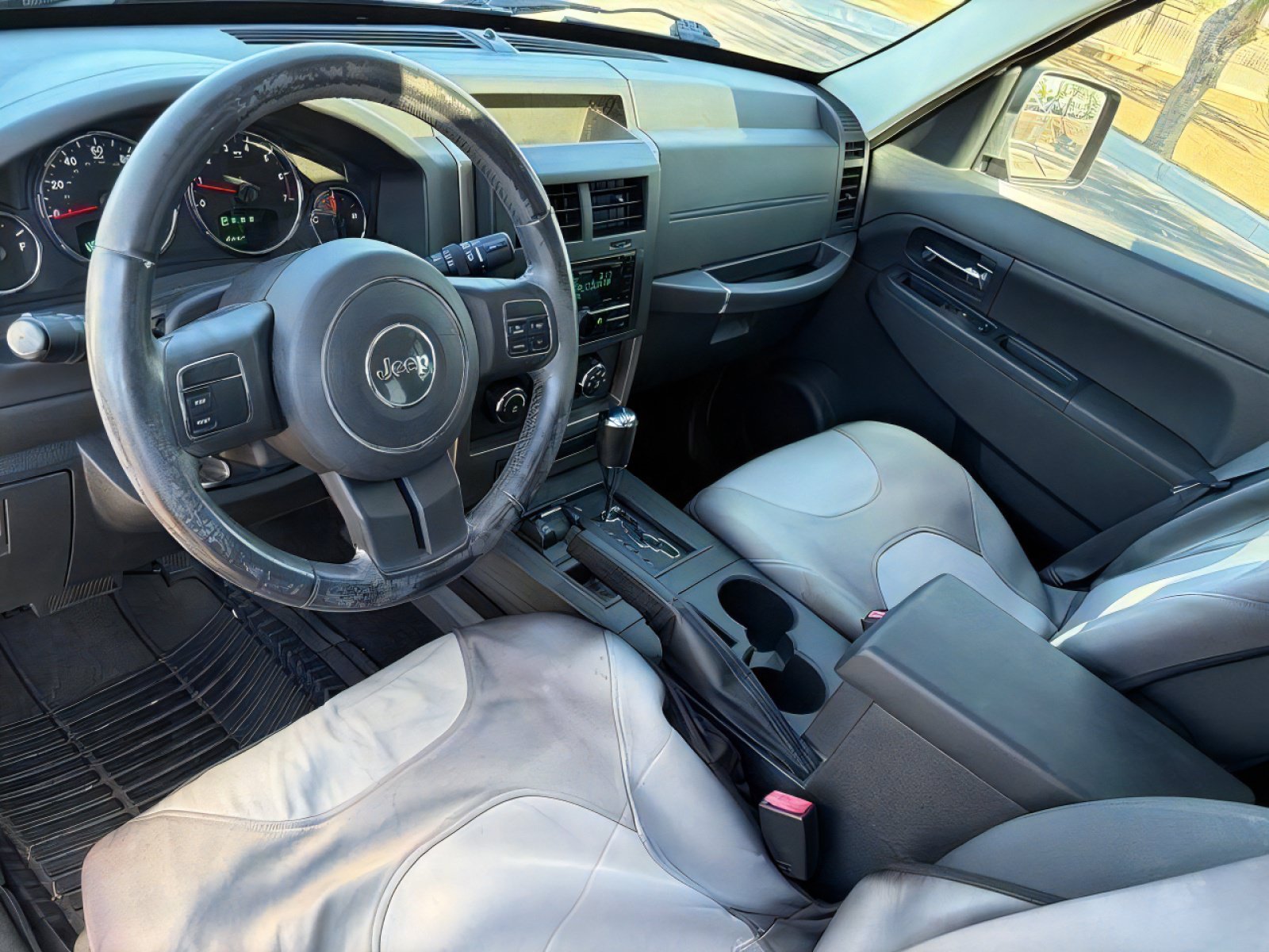 Used 2012 Jeep Liberty Sport w/ Popular Equipment Group AWD/4WD image 14