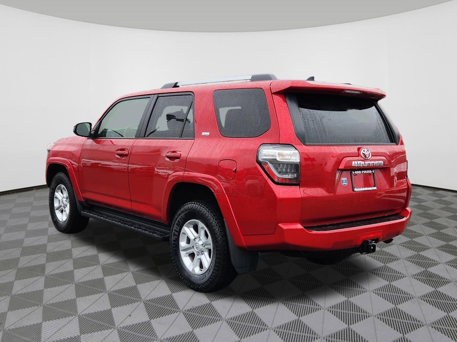 Used 2024 Toyota 4Runner SR5 AWD/4WD image 3