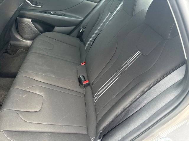 Used 2022 Hyundai Elantra SEL w/ Convenience Package FWD image 10
