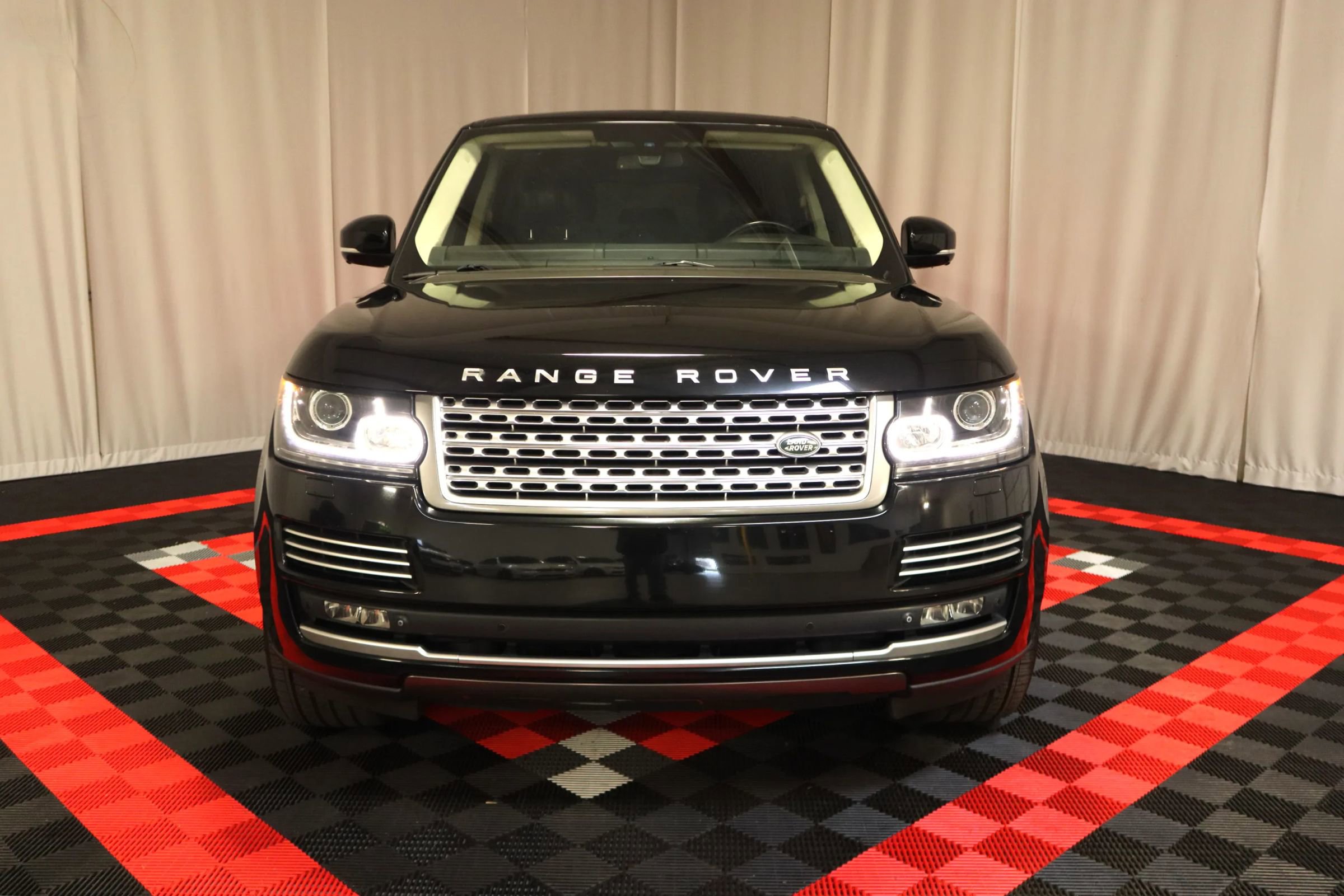 Used 2015 Land Rover Range Rover Autobiography image 4