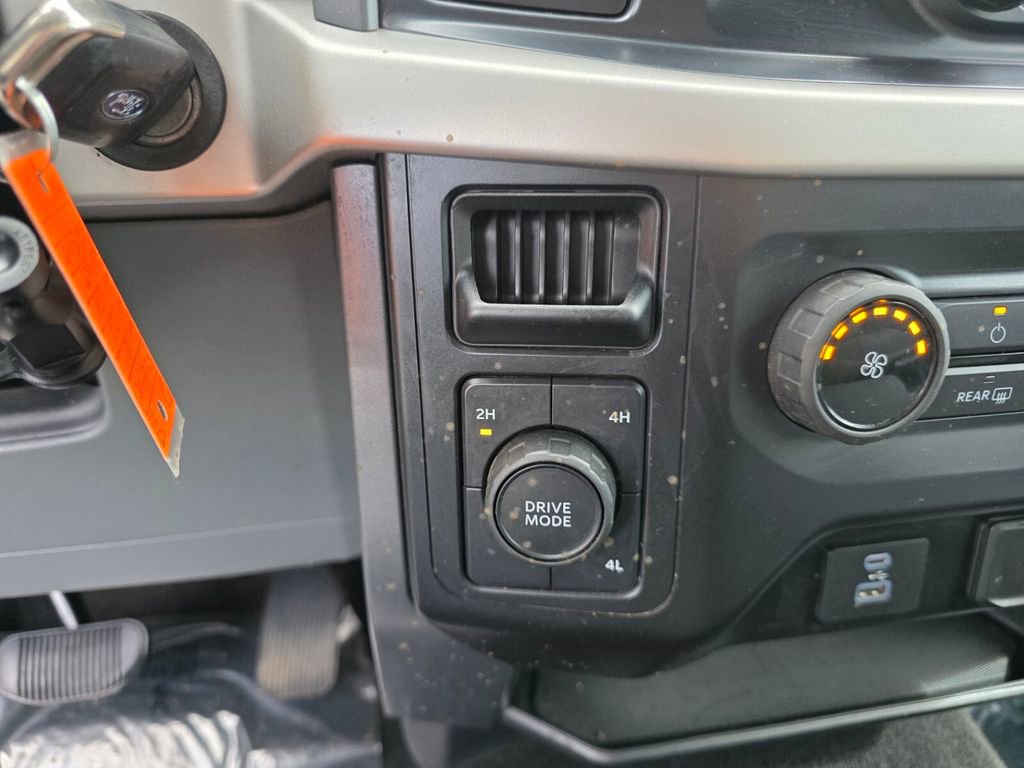 Used 2021 Ford F150 XLT image 24