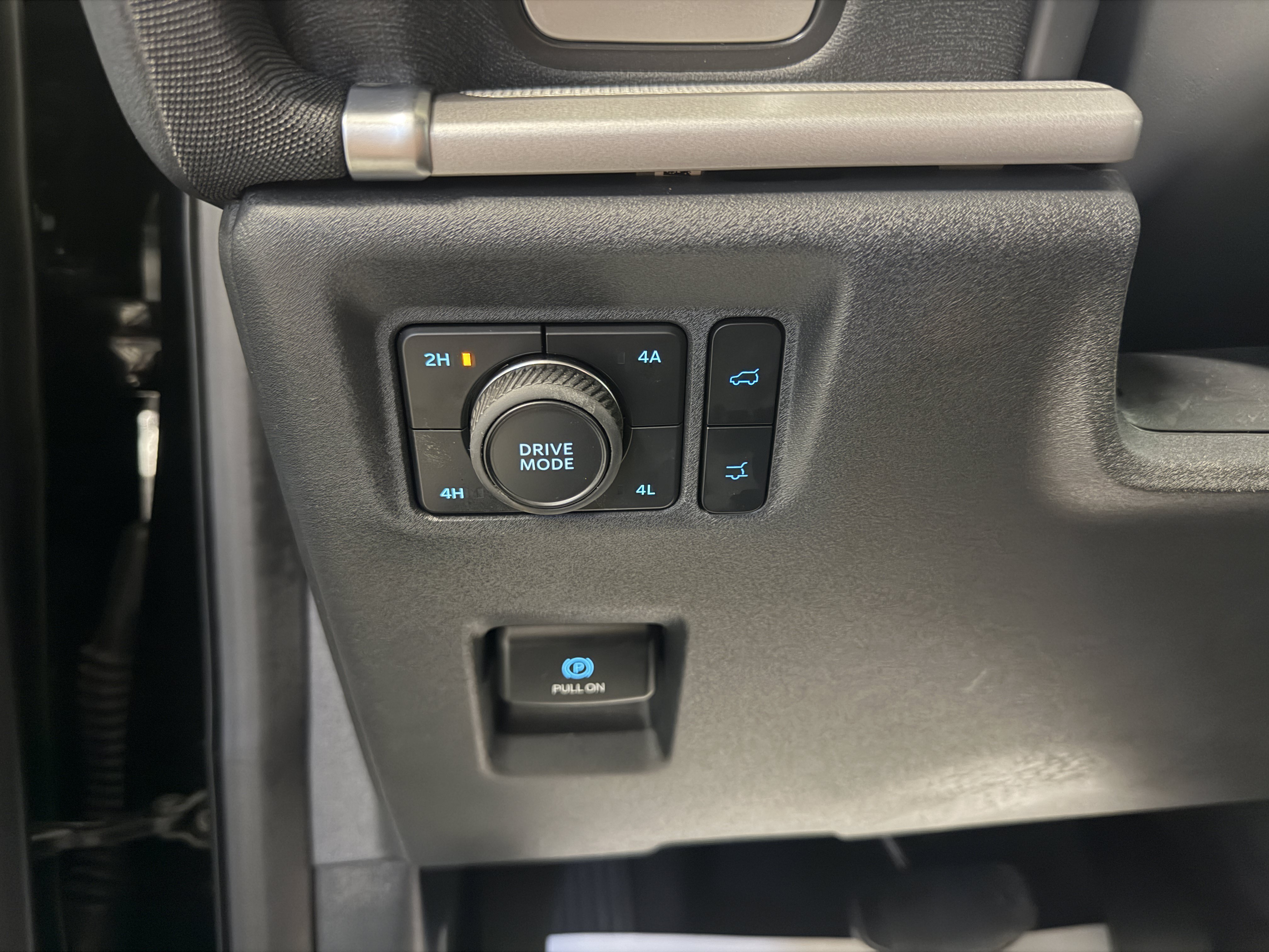 Used 2025 Ford Expedition Active AWD/4WD image 15