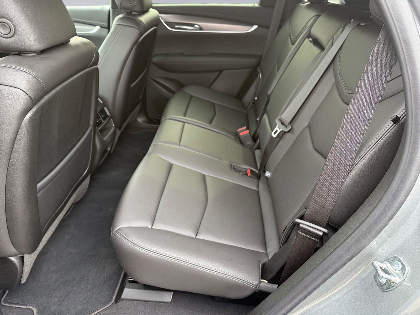 Used 2025 Cadillac XT5 Luxury image 12