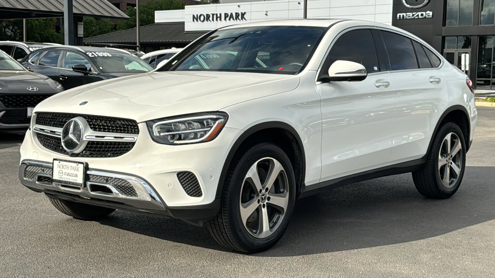 Used 2023 Mercedes-Benz GLC 300 4MATIC Coupe image 4