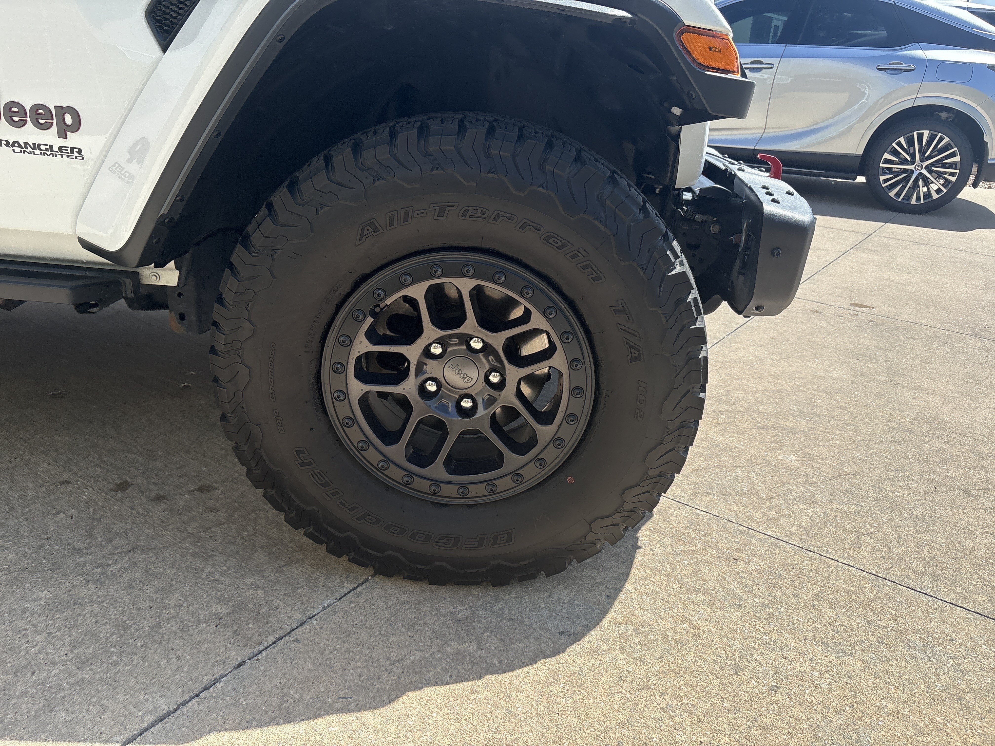 Used 2022 Jeep Wrangler Unlimited Rubicon w/ Xtreme Recon 35" Tire Package AWD/4WD image 30