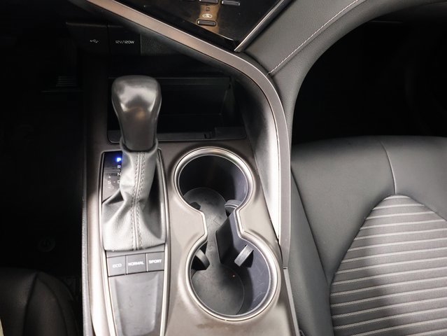 Used 2024 Toyota Camry SE image 18