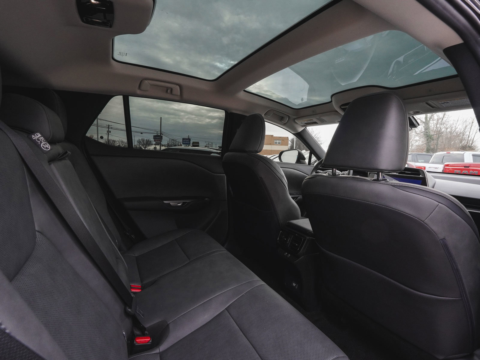 Used 2023 Lexus RZ 450e Premium w/ Technology Package image 33