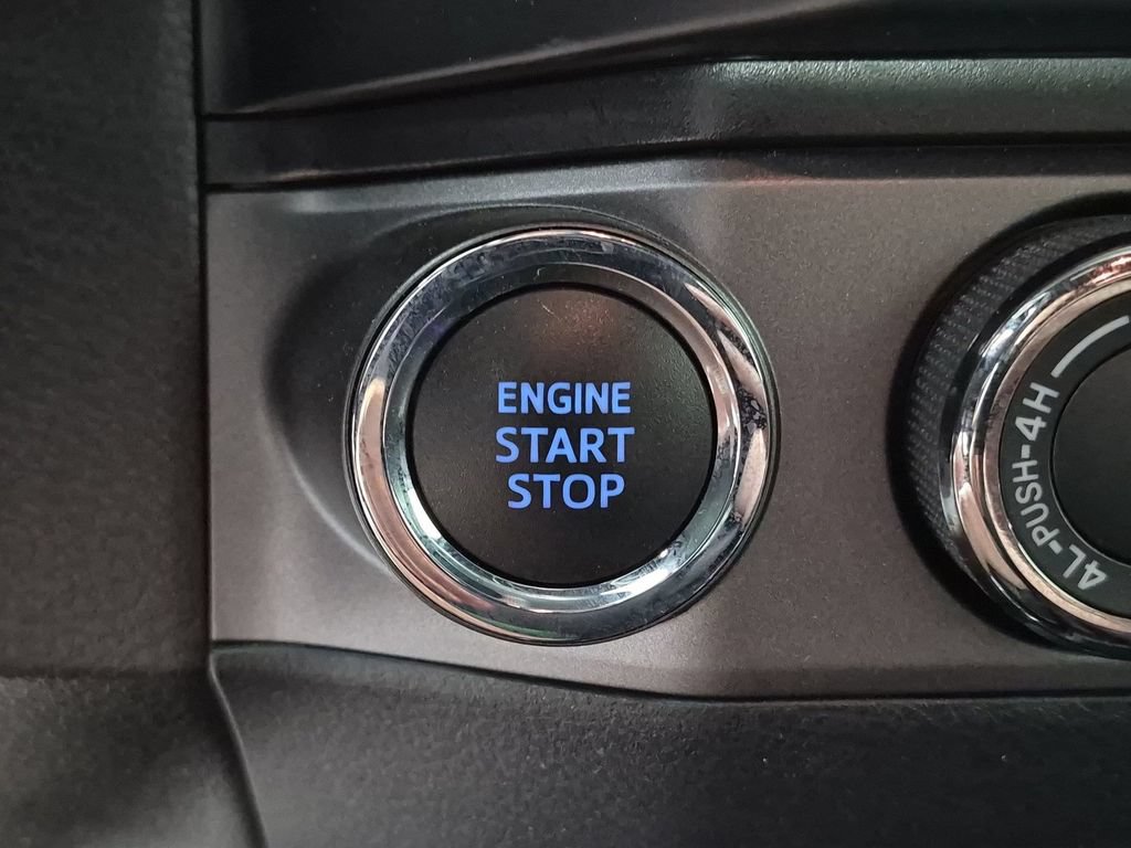 Used 2020 Toyota Tacoma TRD Off-Road AWD/4WD image 29