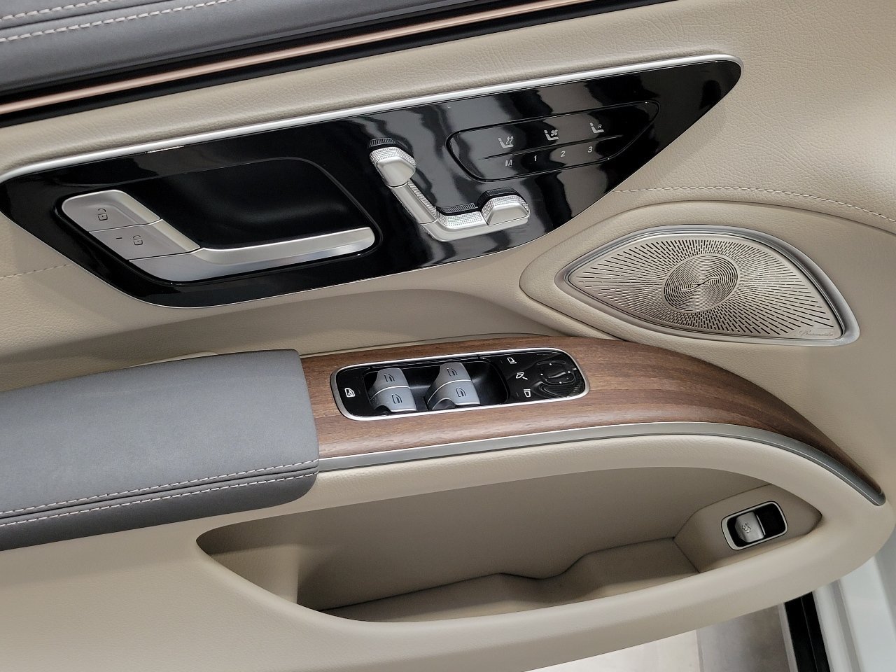 New 2023 Mercedes-Benz EQS 450+ Sedan image 9