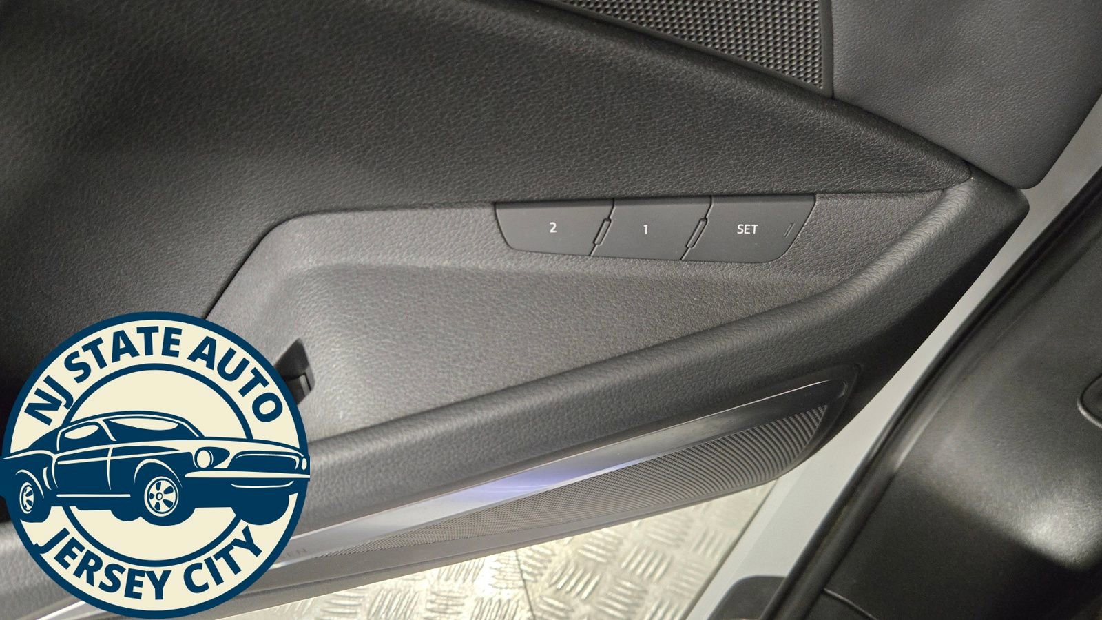 Used 2024 Audi Q8 e-tron Premium Plus image 22