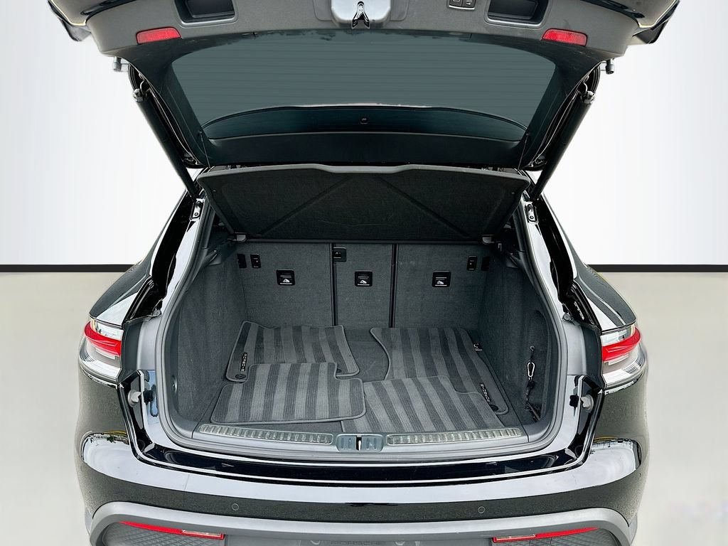 Certified 2023 Porsche Macan Turbo AWD/4WD image 28