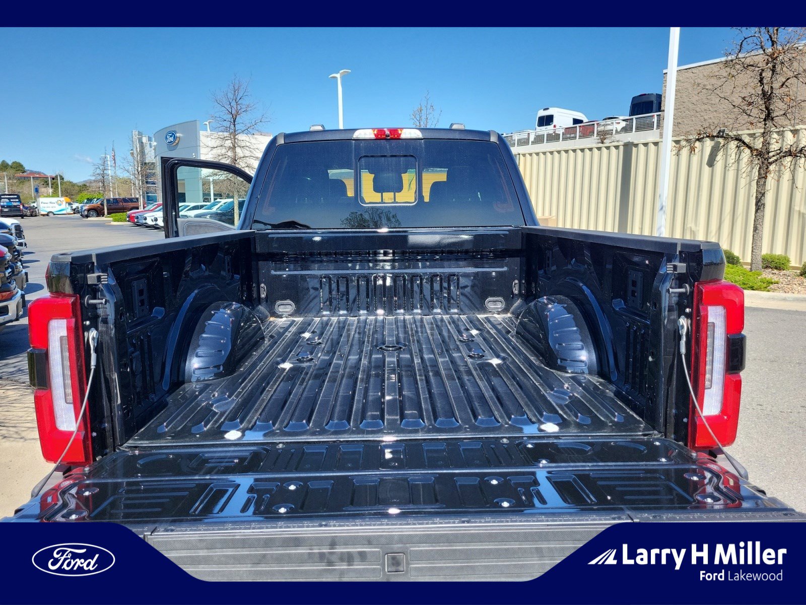 New 2025 Ford F350 Platinum w/ Tremor Off-Road Package image 34