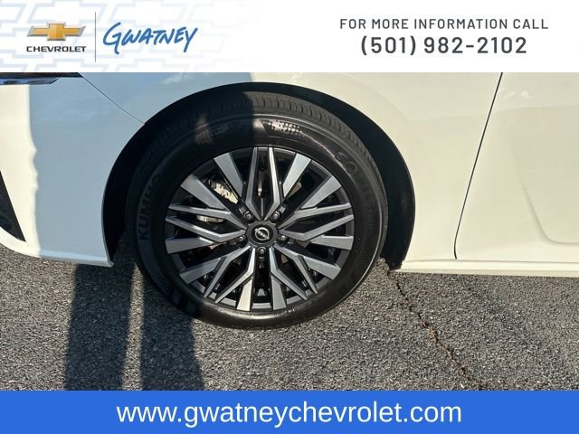 Used 2025 Nissan Altima 2.5 SV FWD image 9