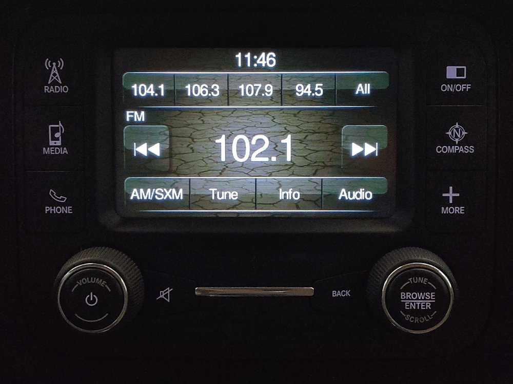 Used 2015 Jeep Renegade Latitude w/ Popular Equipment Group FWD image 25