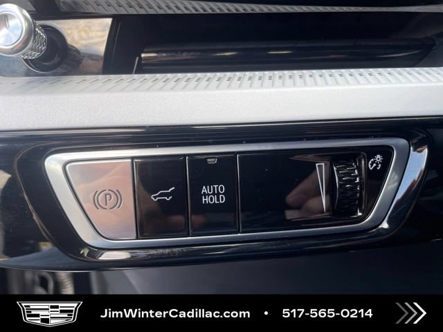 Certified 2025 Cadillac Optiq Luxury 2 w/ LPO, Floor Liner Package AWD/4WD image 27
