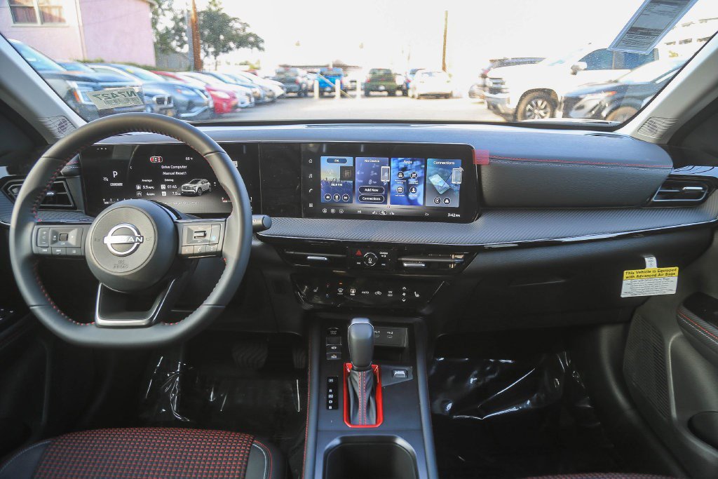 New 2026 Nissan Kicks SR w/ Cold Weather Package FWD image 13