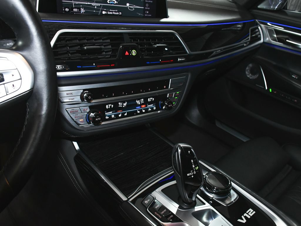 Used 2022 BMW M760i xDrive w/ Luxury Rear Seating Package AWD/4WD image 54