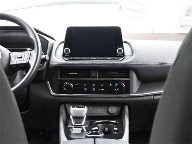 Used 2023 Nissan Rogue S image 25