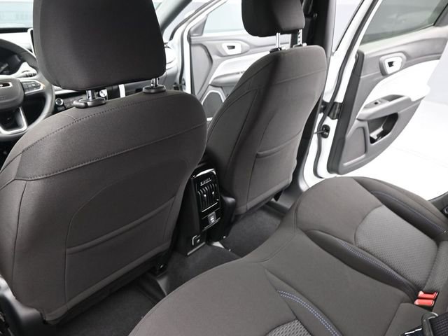 Used 2025 Jeep Compass Sport image 19