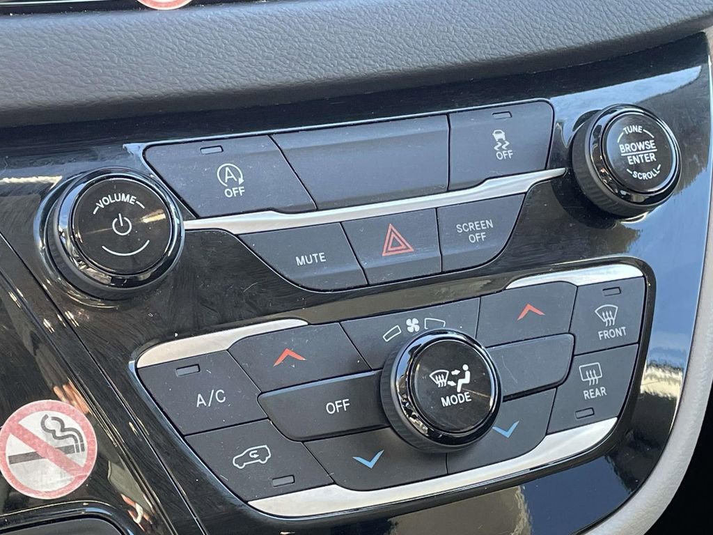 Used 2024 Chrysler Voyager LX image 18