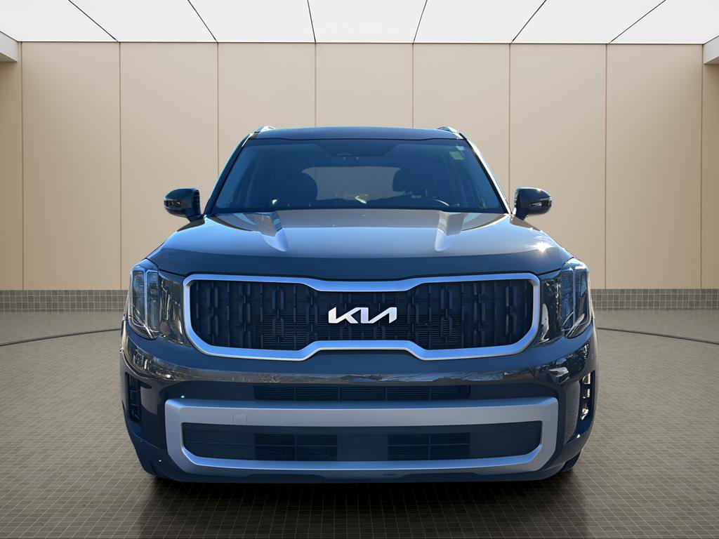 Used 2024 Kia Telluride EX w/ EX Captain's Chair Package image 8