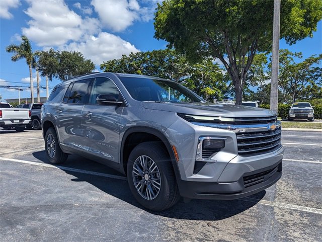 New 2026 Chevrolet Traverse LT image 1