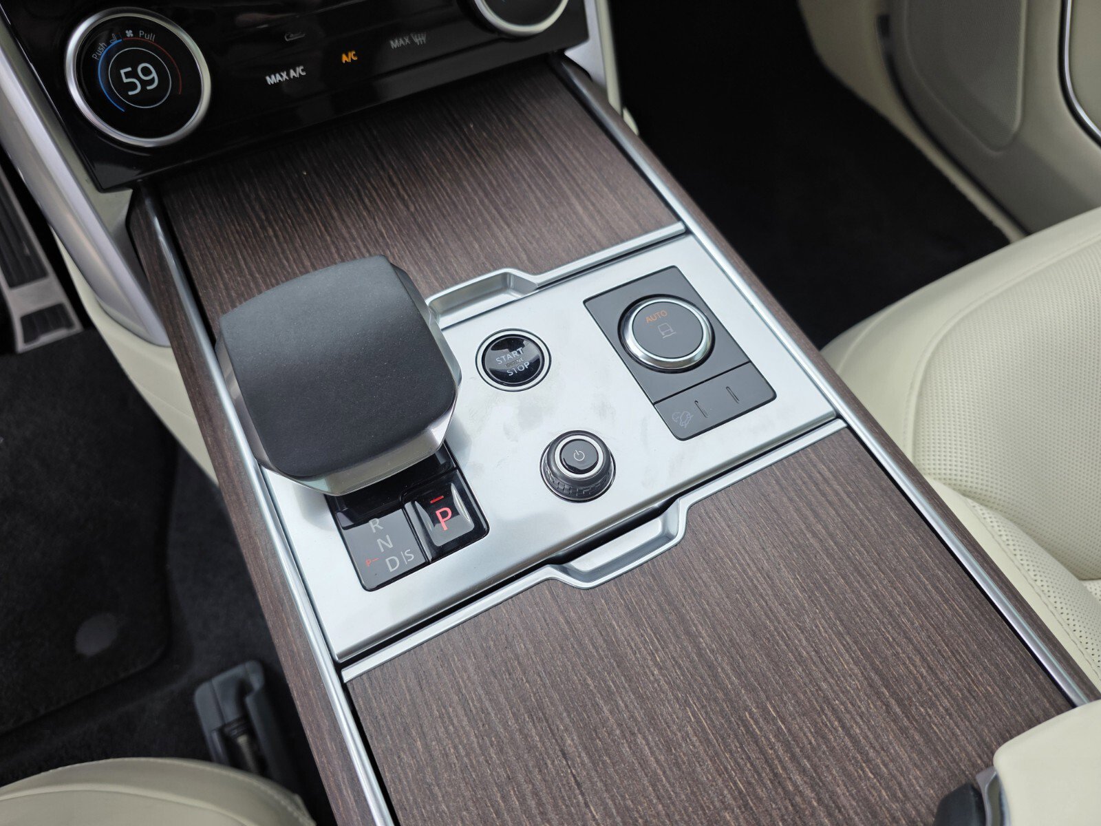 Certified 2023 Land Rover Range Rover SE image 21