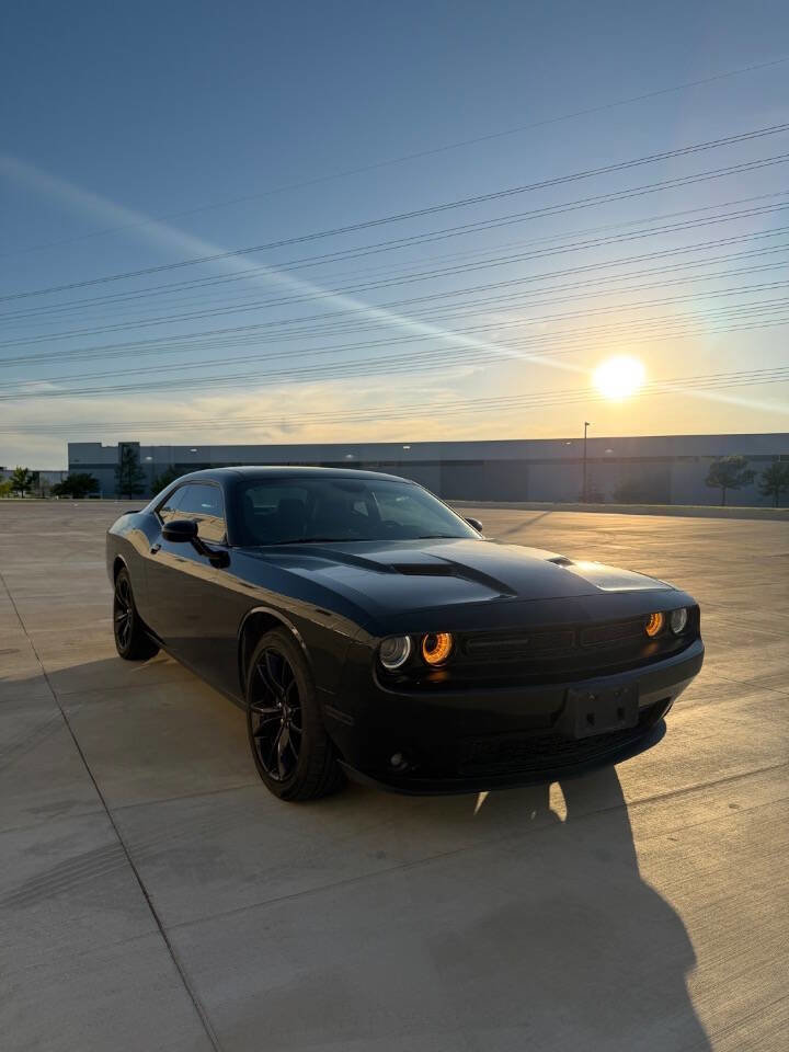 Used 2017 Dodge Challenger SXT Plus image 2