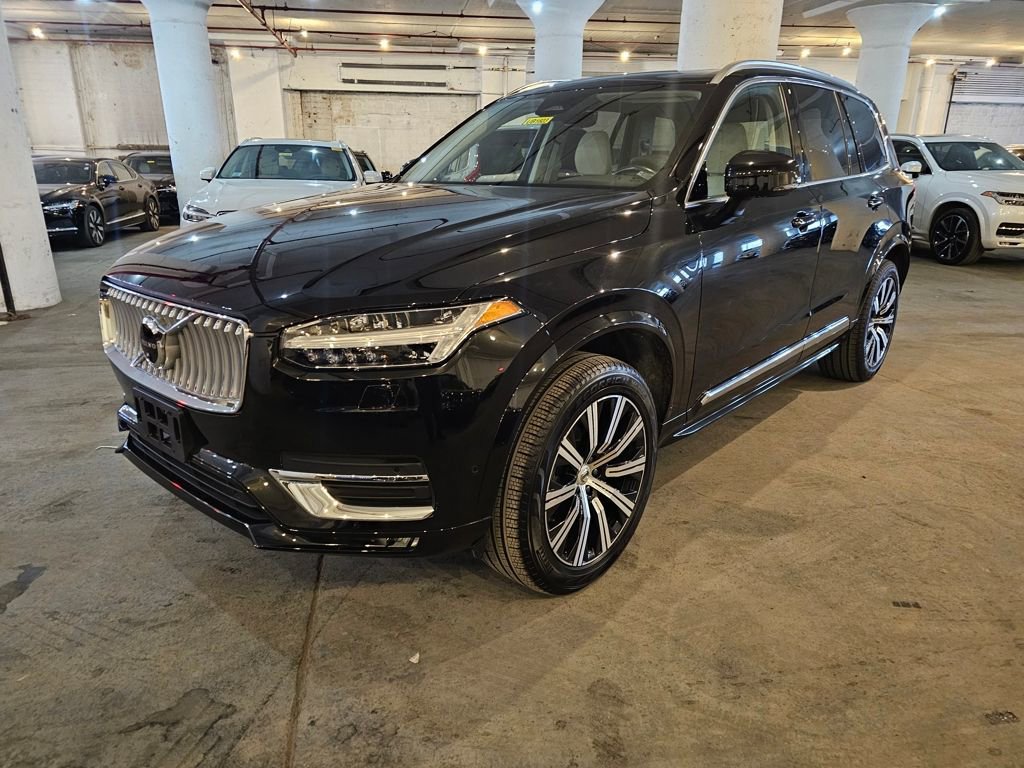 Certified 2025 Volvo XC90 B6 Plus image 1