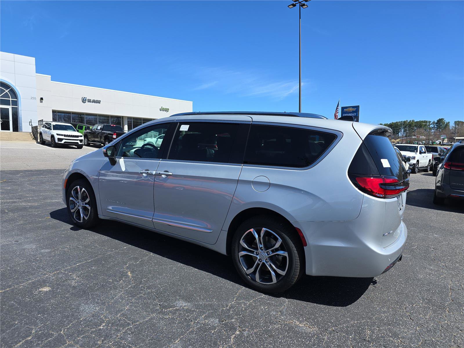 New 2026 Chrysler Pacifica Pinnacle image 6