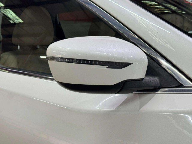 Used 2016 Nissan Rogue SV image 23